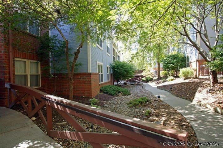 Suburban Extended Stay Hotel Омаха Экстерьер фото