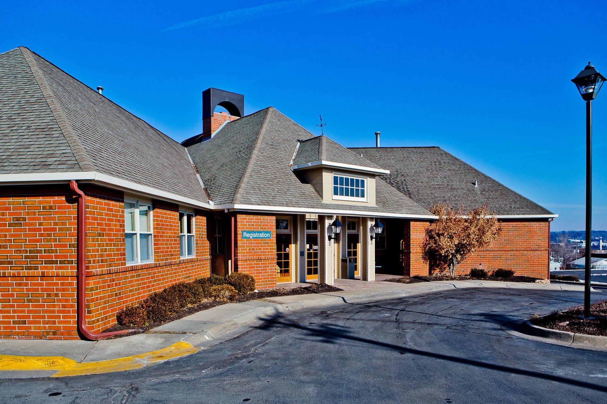 Suburban Extended Stay Hotel Омаха Экстерьер фото